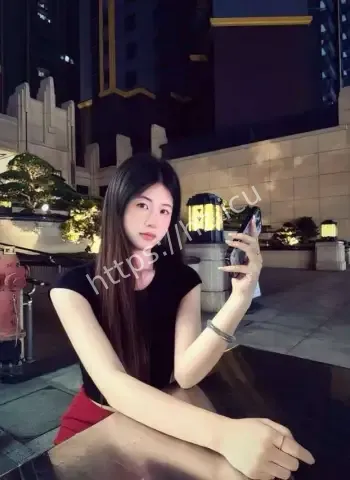 苏恩秀翘臀扭动